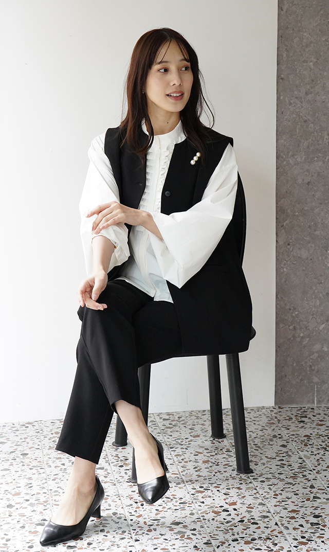 スリーパールブローチ（クロス付き）