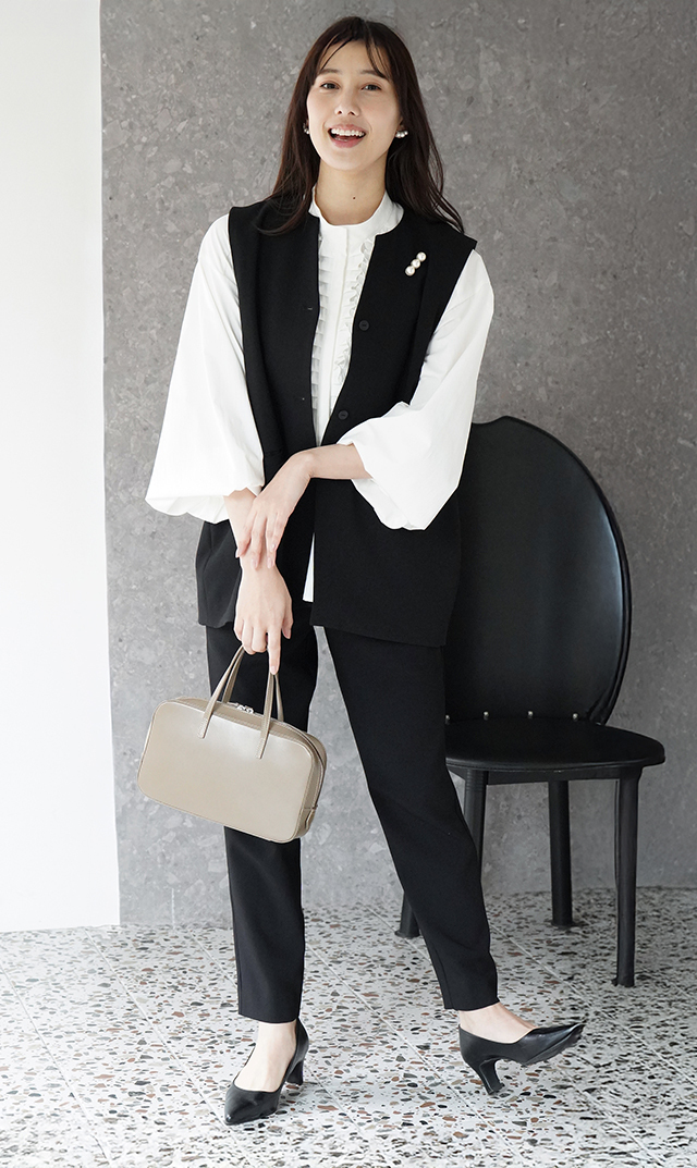 スリーパールブローチ（クロス付き）