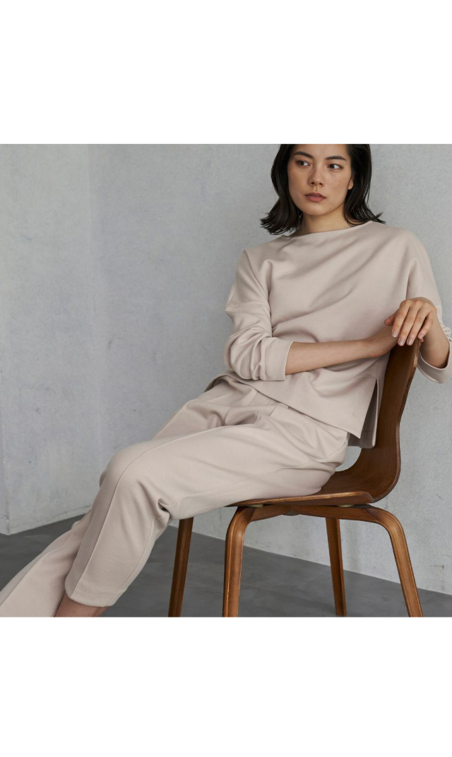 トップスとパンツのジャージセットアップ4色展開