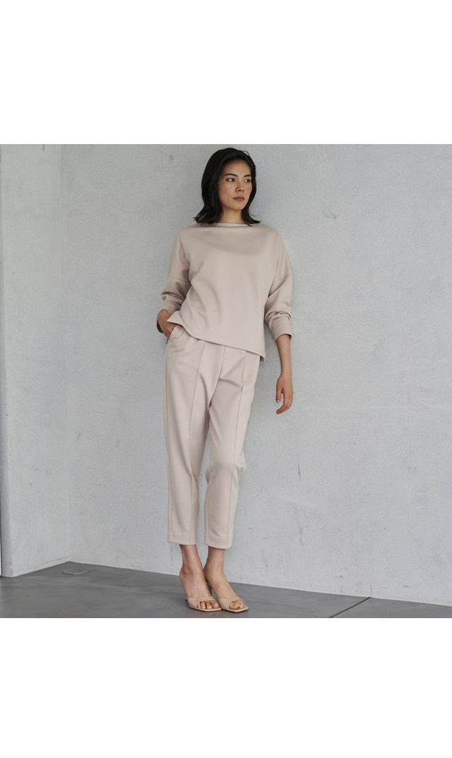 トップスとパンツのジャージセットアップ4色展開