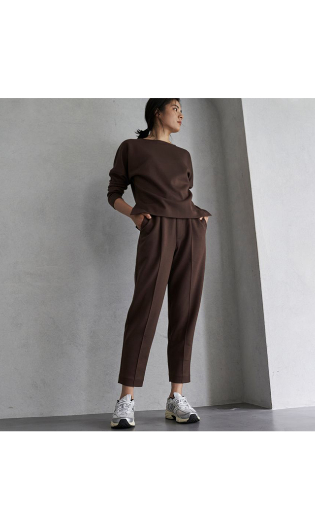 トップスとパンツのジャージセットアップ4色展開