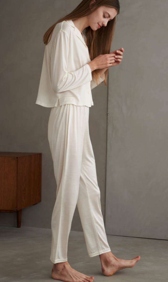 レイシルクロングスリーブナイトウェア白・黒