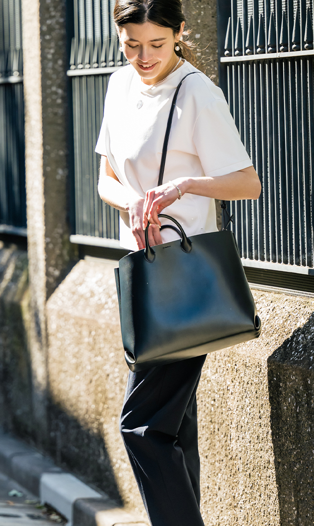 A4サイズがしっかりと入る、スタイリッシュなヤーキスクエアトートバッグ! 