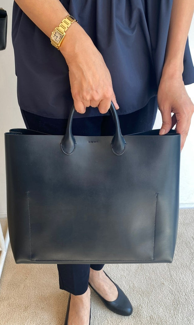 A4サイズがしっかりと入る、スタイリッシュなヤーキスクエアトートバッグ! 