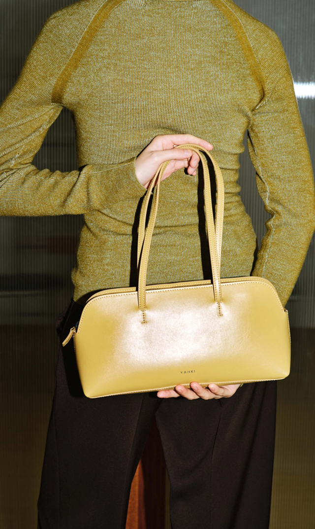 【ヤーキ】ショルダーバッグ(バーガンディ）