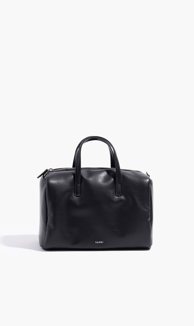 ヤナギ ヤーキから、きちんと感と軽やかさを両立させた、日常使いに