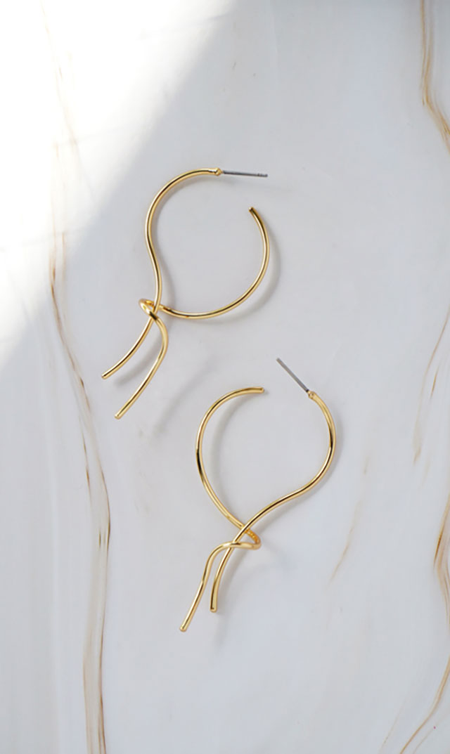 【ヴィリーナアクセサリー】コメットピアス(ゴールド）