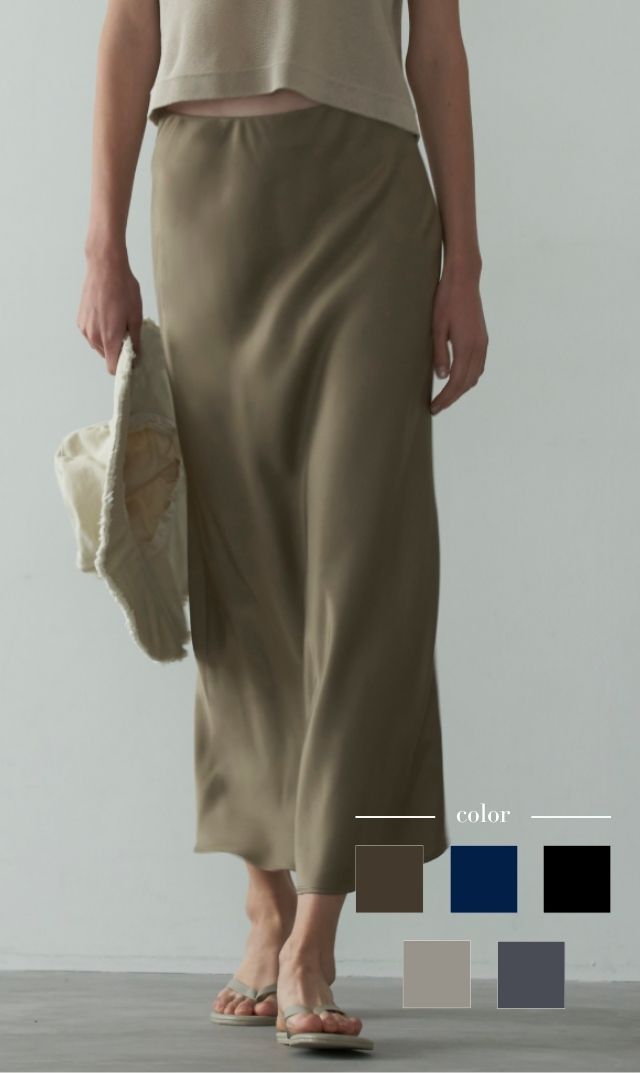 美品 WRAY サテンスカート M カーキ カジュアルアップしながらデイリーコーデに取り入れやすい