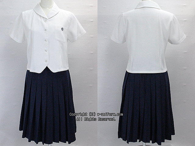 京都聖母学院の制服（夏）