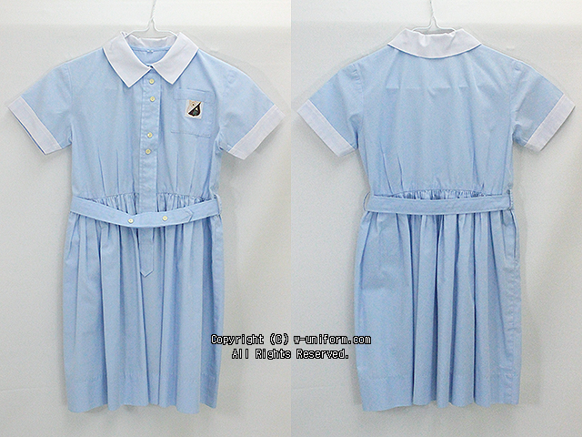 清泉小学校の制服（盛夏）