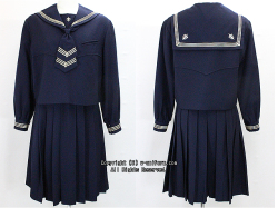 白百合学園の制服（冬）