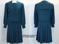 成田国際高校の制服