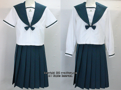 成田国際高校の制服