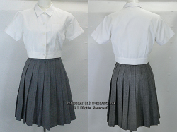 大阪学院大学高校の制服（夏）