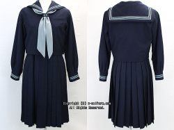 大妻中野中学校の制服（冬