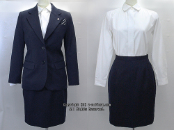 安田女子大学の制服（冬）