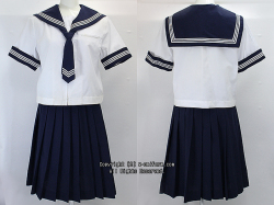 千葉市立さつきが丘中学校の制服（夏）