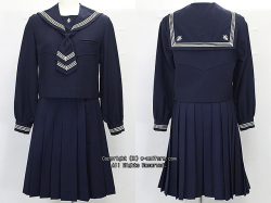 湘南白百合学園の制服（冬）