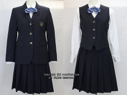 埼玉栄高校の制服（冬）