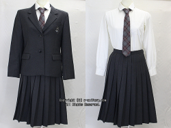 星野高校・共学部の制服（冬）