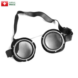 スイス軍 1970 タンカーゴーグル アルミケース付き ミリタリーショップ 通販 軍放出品 スイス軍 1970 タンカーゴーグル アルミケース付き ミリタリーショップ 通販 軍放出品
