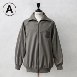 実物 USED オーストリア軍 トレーニングジャケット BLACKパッチ コンディションA【キャンペーン対象外】【I】ミリタリー
