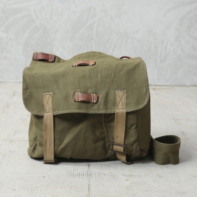 実物 USED ルーマニア軍 VINTAGE ブレッドバッグ レザーストラップなし【00801】【キャンペーン対象外】【T】 ミリタリー
