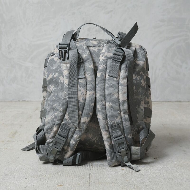 実物 USED 米軍 USGI MOLLEII メディカルバッグ ACU【00892