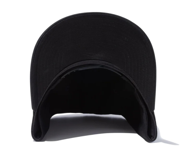 美品 NEWERA ニューエラ SkateboardUrbanPack ブラック 59FIFTY トラッカー Throw up Logo クローム/ブラック