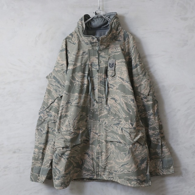 実物 USED 米軍 U.S.AIR FORCE APECS ABU デジタル タイガーカモ GORE-TEX パーカー【00722】【T】【キャンペーン対象外】 ミリタリー
