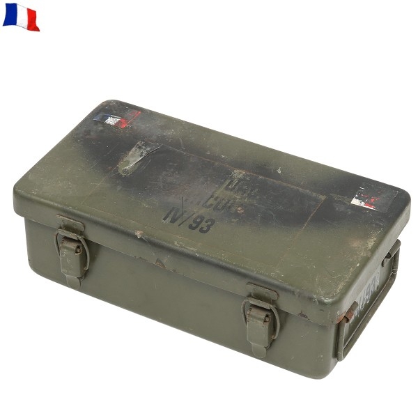 実物 フランス軍ファーストエイドメタルボックス【キャンペーン対象外】【T】ミリタリー