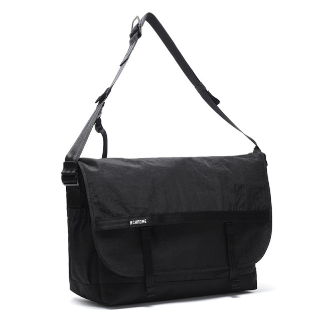 ブラック メッセンジャーバッグ CHROME クローム JP-241 COURIER FLAP MSNGR 20L クーリエ