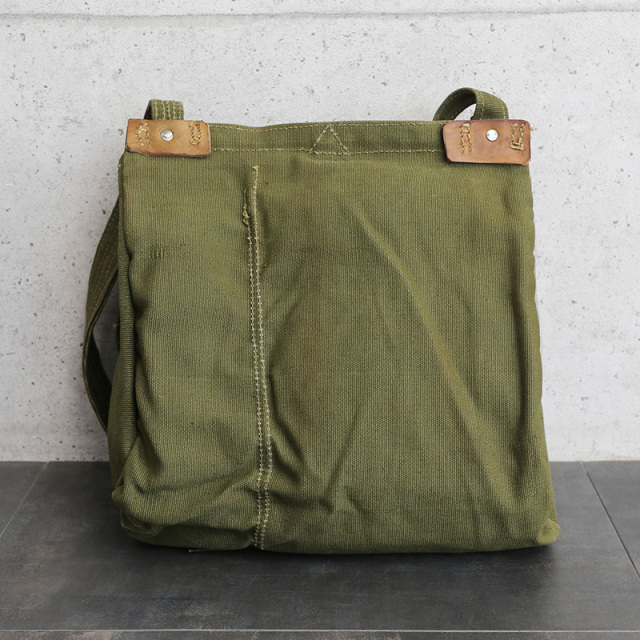 【希少】1970s~80s　ルーマニア軍　ブレッド・バッグ　デッドストック デッドストック ルーマニア軍 VINTAGE ブレッドバッグ レザー