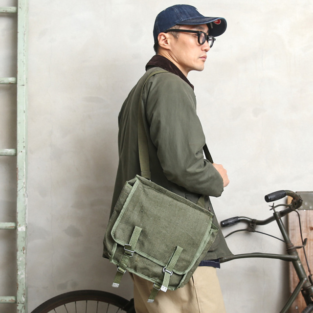 ☆今だけ15%OFF☆実物 新品 デッドストック ポーランド軍 ブレッドバッグ / ショルダーバッグ【キャンペーン対象外】【I】ミリタリーファッション 軍服