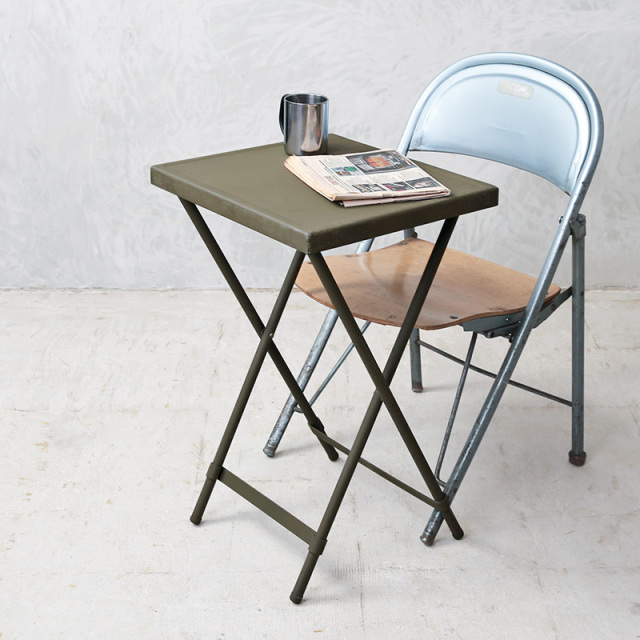 実物 新品 デッドストック 米軍 折りたたみ式 ベッドサイド テーブル【個別送料】【一部離島配送不可】【キャンペーン対象外】【I】ミリタリー