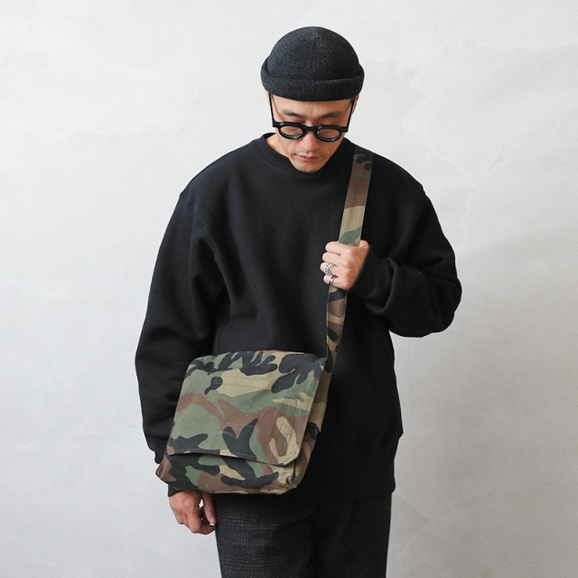 実物 USED クロアチア軍 ベルクロフラップ ショルダーバッグ ウッドランドカモ【キャンペーン対象外】【I】ミリタリー