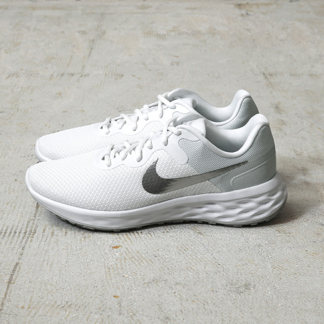 新品 NIKE ナイキ社製 スポーツシューズ レボリューション6