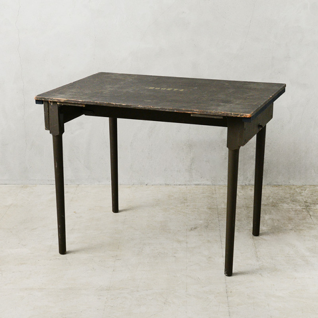 フォールディングテーブル 米軍放出品　机 US FOLDING FIELD TABLE 野戦テーブル 米軍放出品の商品詳細