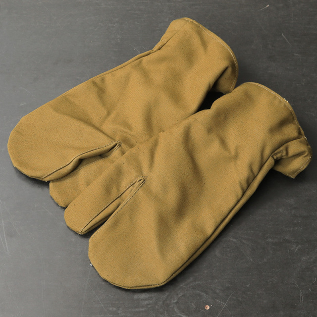 実物 新品 デッドストック ロシア軍（旧ソ連軍）タンカース トリガーミトン グローブ カーキ【キャンペーン対象外】【I】ミリタリー