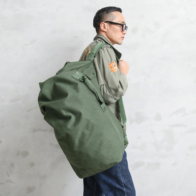 実物 新品 デッドストック 米軍 ダブルストラップ コーデュラナイロン ダッフルバッグ【キャンペーン対象外】【I】ミリタリー