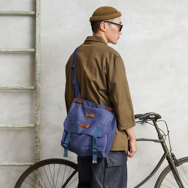 ☆今だけ15%OFF☆実物 新品 デッドストック ルーマニア軍 VINTAGE ブレッドバッグ ブルー レザーストラップなし【キャンペーン対象外】【I】ミリタリーファッション 軍服