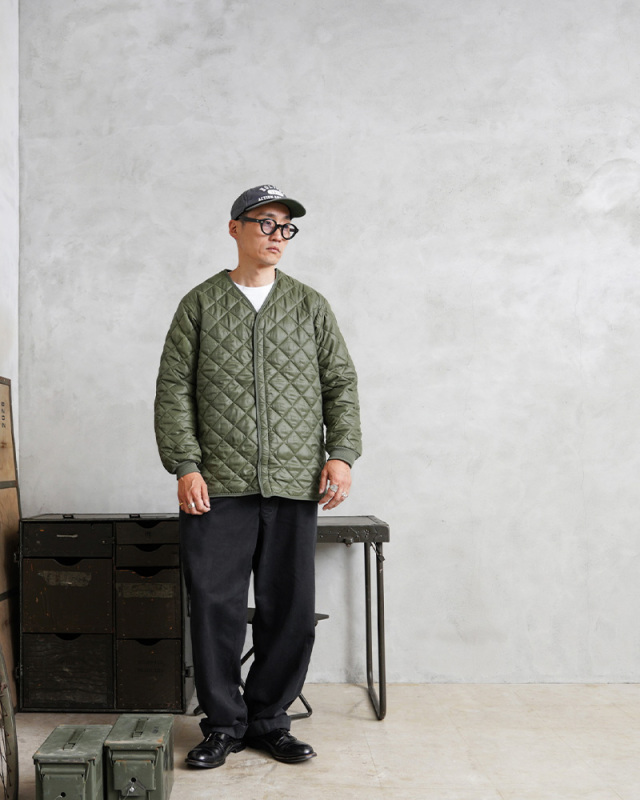 実物 新品 デッドストック ベルギー軍 キルティング ライナー 