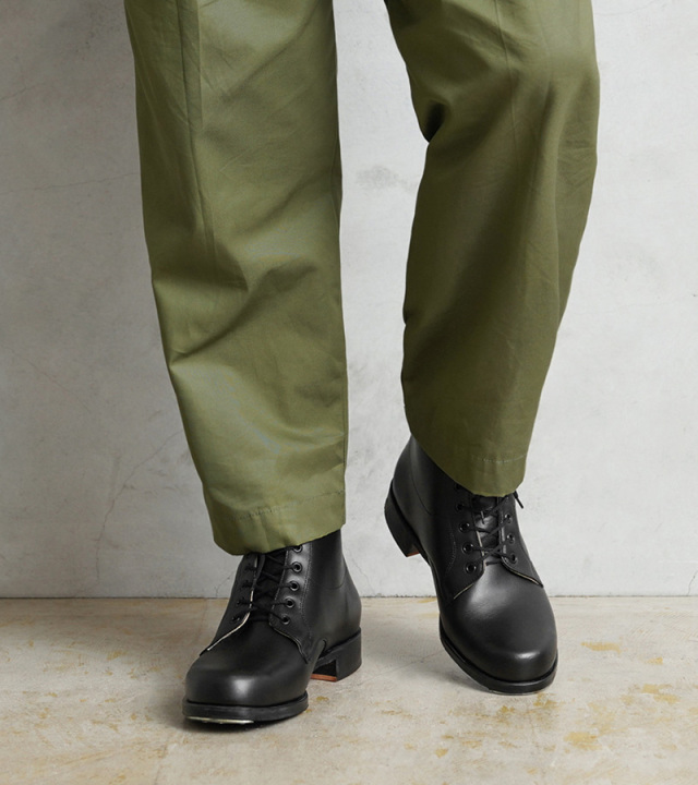 MILITARY 実物 新品 デッドストック チェコ軍 7HOLE レザー
