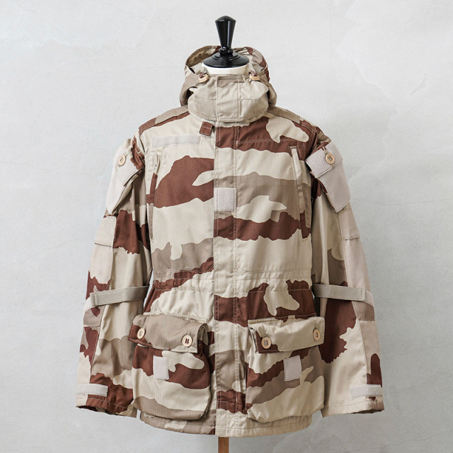 実物 新品 デッドストック フランス軍 FELIN T4 S1 ヘリンボーンツイル コンバットジャケット デザートCCEカモ【フード付き】【キャンペーン対象外】【I】ミリタリー