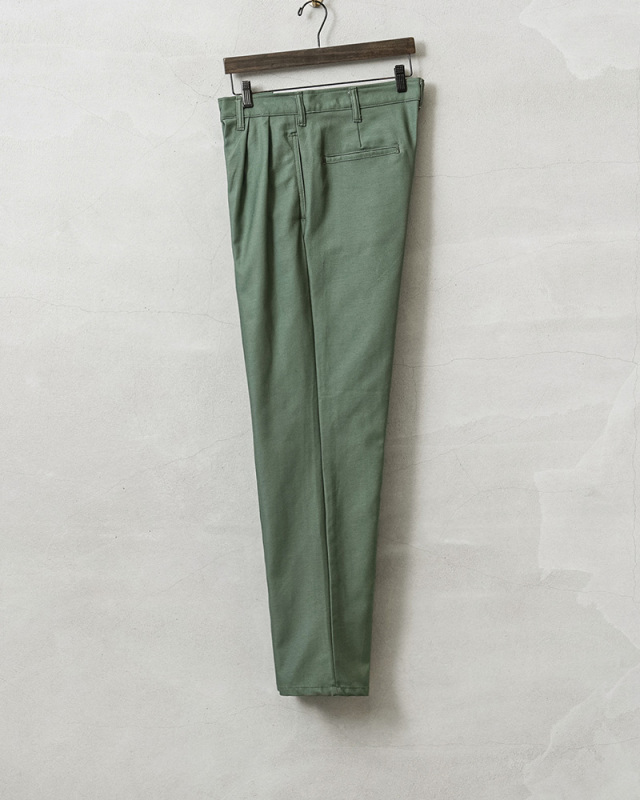 MADE IN GERMANY 新品 T/Cツイル ツータック チノトラウザーズ MADE IN USA デッドストック コットンサテン ツータック