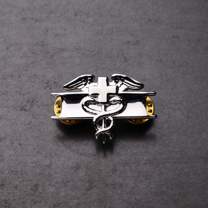 【即日出荷対応】【ネコポス便対応】実物 新品 デッドストック 米軍 EXPERT FIELD MEDICAL BADGE（EFMB）メディカル バッジ【E】【キャンペーン対象外】【T】 ミリタリー
