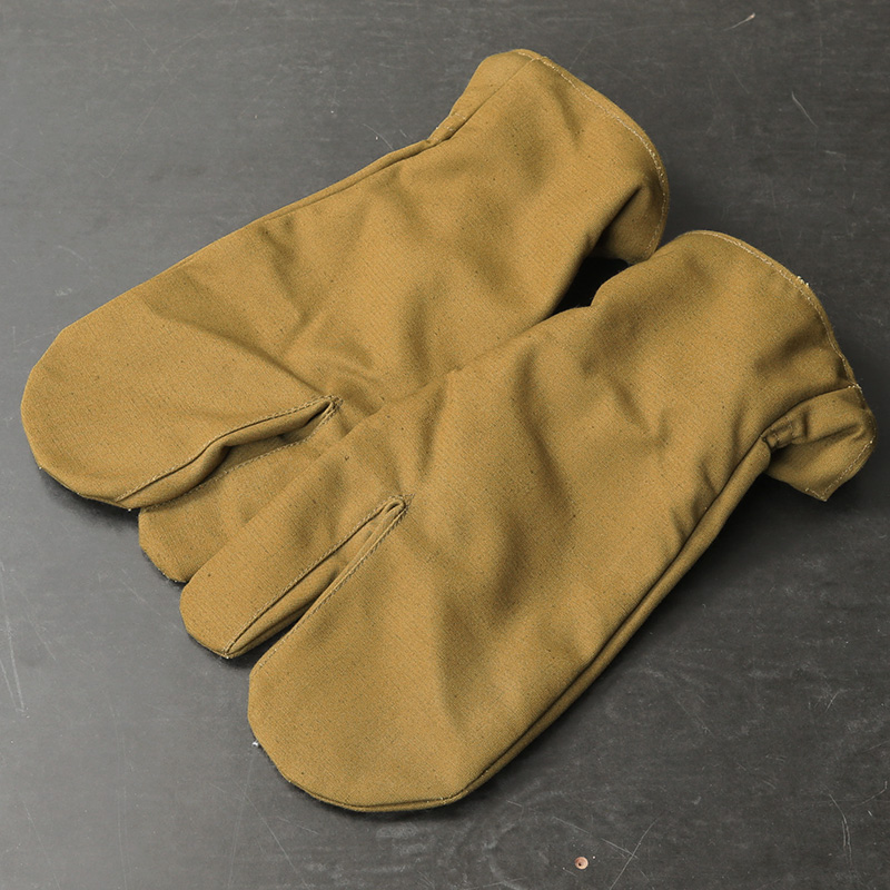 実物 新品 デッドストック ロシア軍（旧ソ連軍）タンカース トリガーミトン グローブ カーキ【キャンペーン対象外】【I】ミリタリー