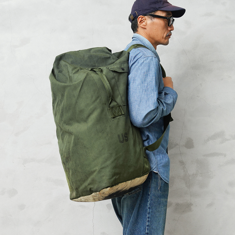 実物 USED 米軍 ダブルストラップ コーデュラナイロン ダッフルバック PAINTED（マーキングあり）【キャンペーン対象外】【I】ミリタリー