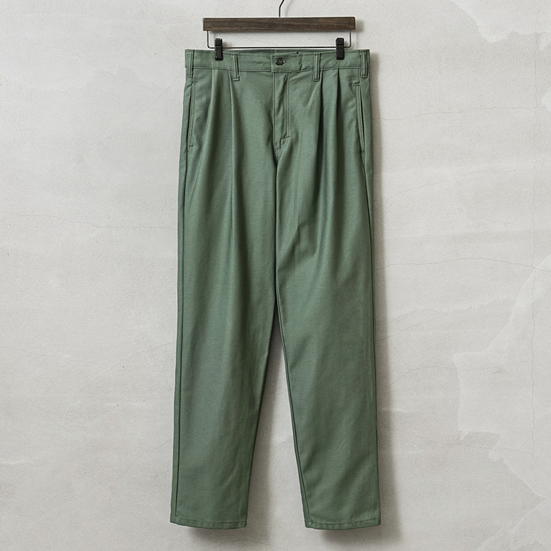 MADE IN USA デッドストック コットンサテン ツータック トラウザーズ OLIVE / チノパン【キャンペーン対象外】【I】
