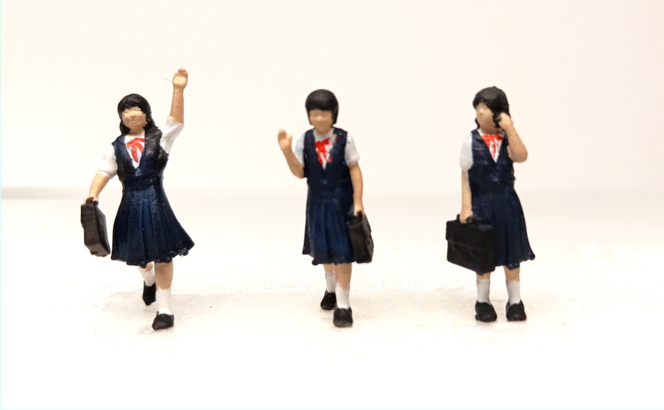 鉄道模型 HOスケール 女子学生フィギュア 制服姿